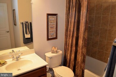 5808 Falls Gate Ct, Falls Church, VA 22041 - photo 2