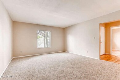 2552 W Kiva Ave Mesa AZ 85202-small-002-