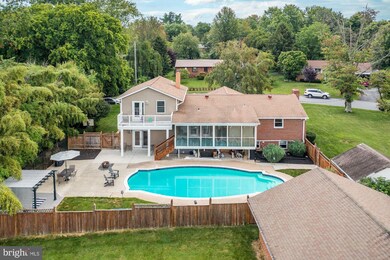 10735 E Crestview Ln, Laurel, MD 20723 - photo 2