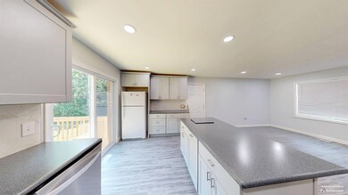 136 Sparkstown Dr, Enoree, SC 29335 - photo 6