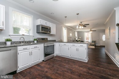 3706 Parkside Dr, Baltimore, MD 21206 - photo 2