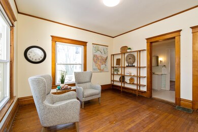 Front Bedroom 5/Library/Office