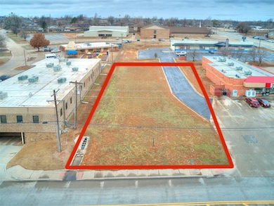 1308 Holly Ave, Yukon, OK 73099 - photo 3