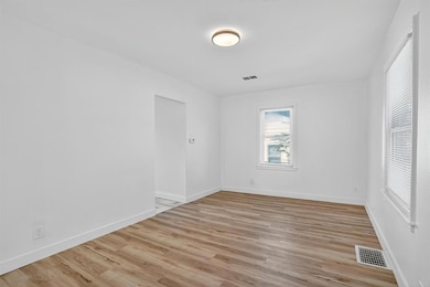 1910 10th St, Des Moines, IA 50314 - photo 4