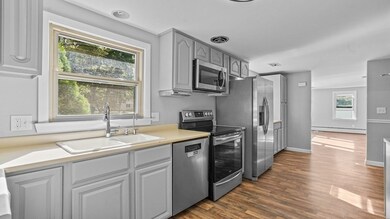 11 Bonneau St, North Attleboro, MA 02760 - photo 7