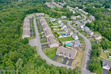 156 Fieldstone Dr, Schenectady, NY 12304 - photo 4