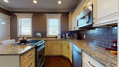 539 E 7th St unit 3, Boston, MA 02127 - photo 3