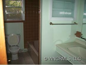 bath with built ins