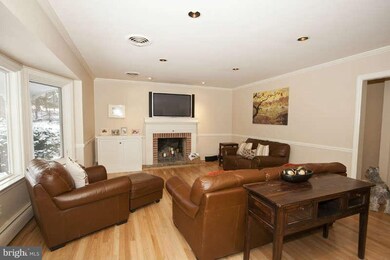 11300 Woodland Dr, Lutherville Timonium, MD 21093 - photo 4