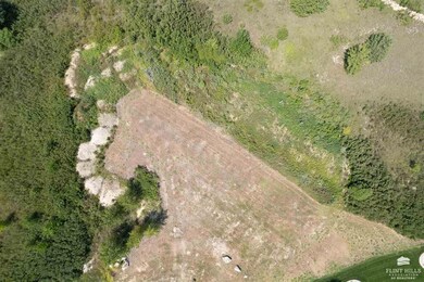 304 Ledgestone Ridge Ct, Manhattan, KS 66503 - photo 3