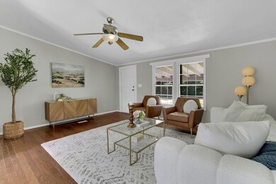 04 - Living Room