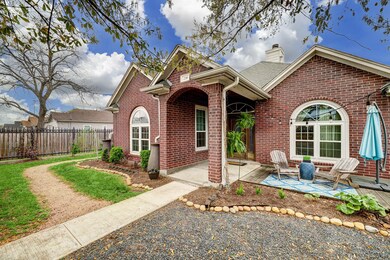 239 Cody St, Houston, TX 77009 - photo 2