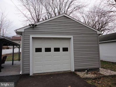 439 W Market St, Danville, PA 17821 - photo 4