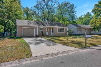 4207 SW 23rd St, Topeka, KS 66614 - photo 2