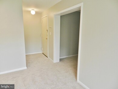 10722 West Dr unit 203, Fairfax, VA 22030 - photo 3