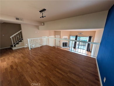 18403 Collins St, Tarzana, CA 91356 - photo 3