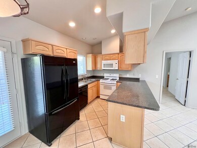 10677 E 35th St unit II, Yuma, AZ 85365 - photo 2