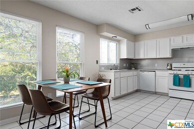 2204 Lancaster St, San Marcos, TX 78666 - photo 6