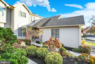 1402 Red Maple Ct, New Cumberland, PA 17070 - photo 3