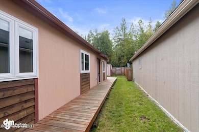27-Side Exterior_KC_02254