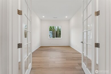 ***Actual Home*** Study with lots of light