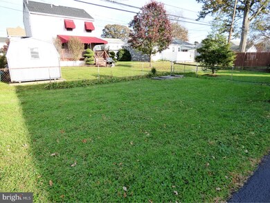 214 Evergreen Ave, Folsom, PA 19033 - photo 6