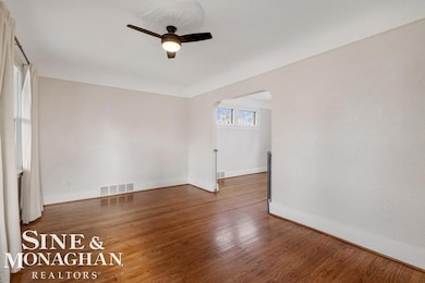 1332 Wayburn St, Grosse Pointe, MI 48230 - photo 2