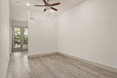 4509 Mount Vernon St unit 7, Houston, TX 77006 - photo 7