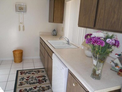 10713 W Hutton Dr, Sun City, AZ 85351 - photo 5