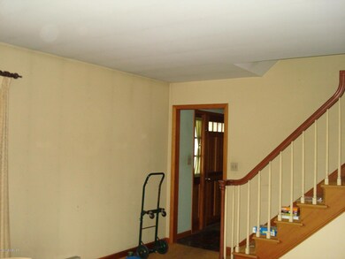 558 Mahoning St, Milton, PA 17847 - photo 4