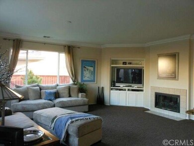 Great Open Family Room! 