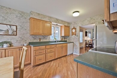 Eat-in Kitchen