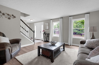 10-web-or-mls-198-w-hull-dr