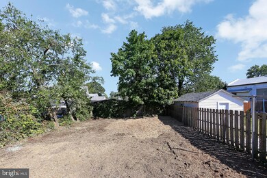 169 W Jefferson St, Paulsboro, NJ 08066 - photo 6