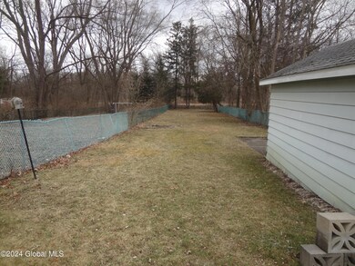 81 Cuthbert St, Schenectady, NY 12302 - photo 3