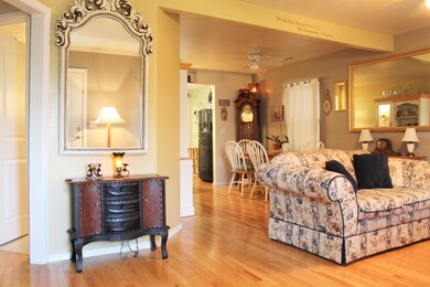 335 Maple St, Central Point, OR 97502 - photo 2