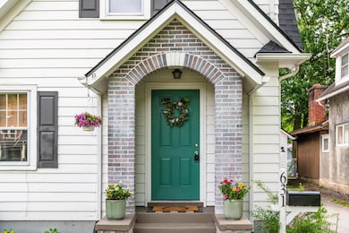 631 S Main 9