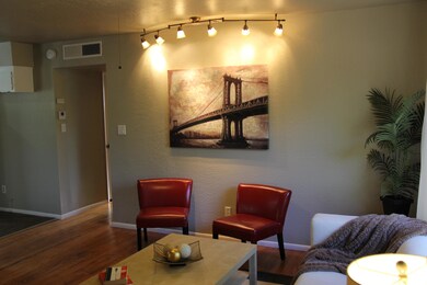 3271 NICOLET 011