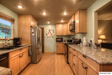 50555 Gates Bridge E, Gates, OR 97346 - photo 3