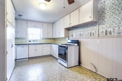 1225 1225 Graham Dr, Tyler, TX 75701 - photo 7