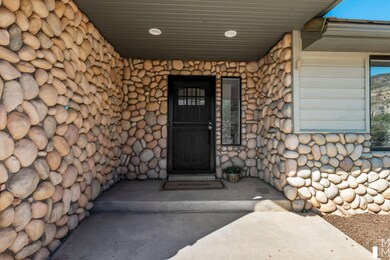 COVERED PORCH