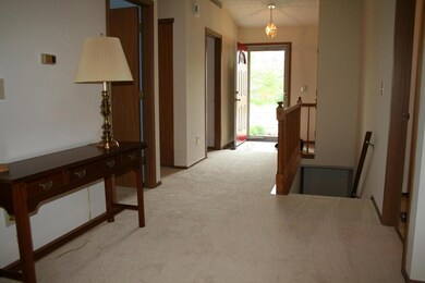 5664 Sundial Dr, Galloway, OH 43119 - photo 2