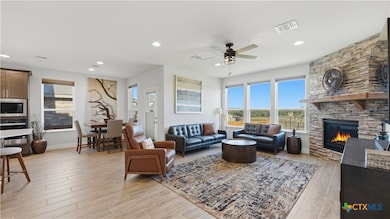 820 Silverberry Dr, New Braunfels, TX 78132 - photo 6