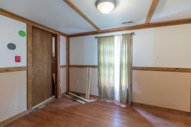 1502 E 49th-5