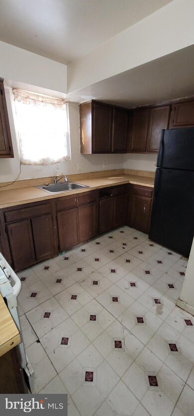 904 Portia Ct, Hyattsville, MD 20785 - photo 3