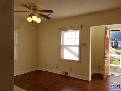2040 SW Randolph Ave, Topeka, KS 66604 - photo 2