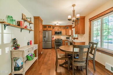 1117PioneerDr_00017
