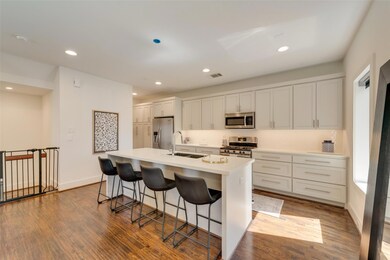 5602 Lindell Ave unit E, Dallas, TX 75206 - photo 3