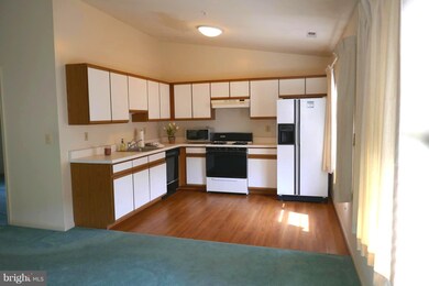 1815 Vincenza Dr unit A, Sykesville, MD 21784 - photo 3