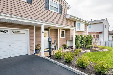 6 Bayberry Ct, Port Reading, NJ 07064 - photo 4